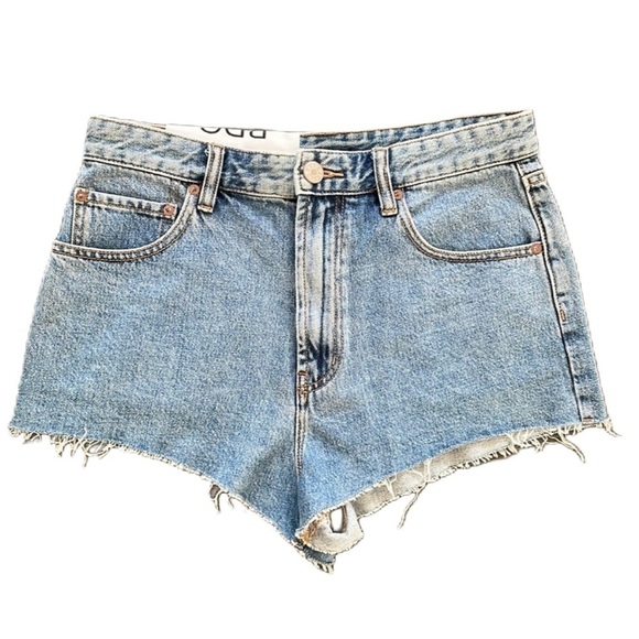 Sz30 BDG Cheeky Super High Rise Denim Shorts in light Wash NWT - Picture 4 of 9